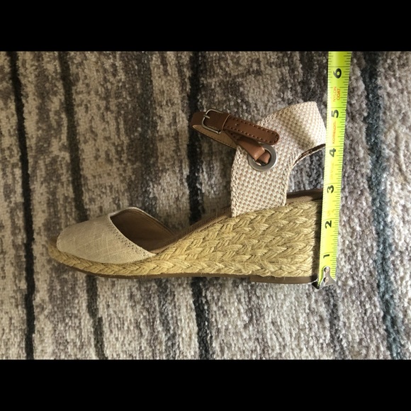 🌼Lucky Brand Wedge Sandals 🌼 - Picture 16 of 16